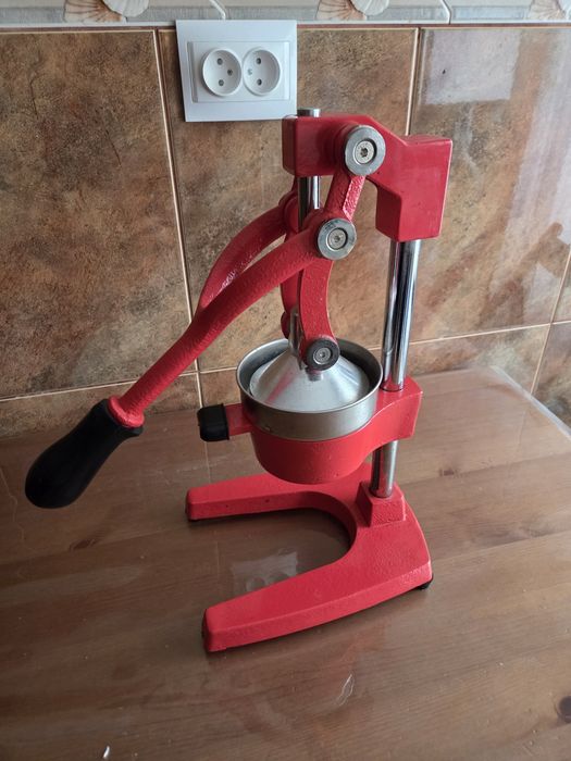 Storcator / presa manuala fructe (portocale, lamai)