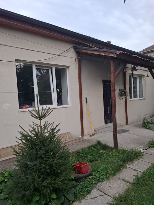 Vand casa  3 camere central