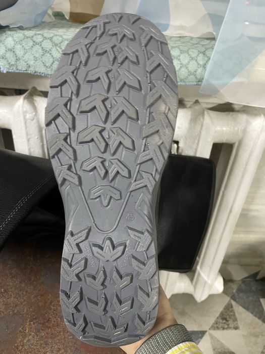 Продам рабочие ботинки