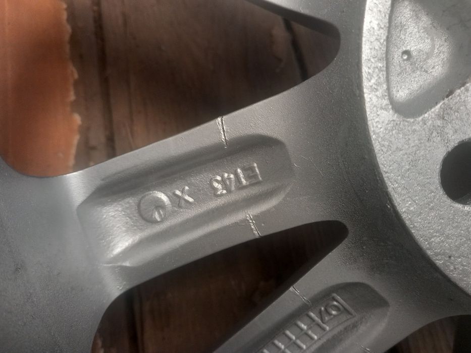 Jante vw polo r14 5x100 et 43 jantele sunt vopsite