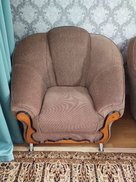 Продам б/у диван