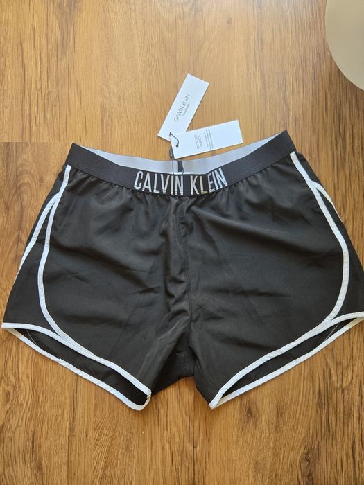 Hugo Boss Blue, Tommy Hilfiger, Levis къси панталонки