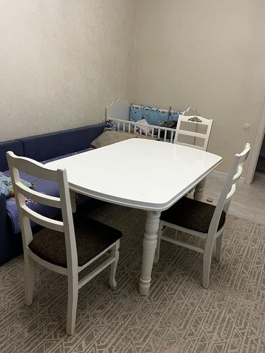 Продам стол и стулья
