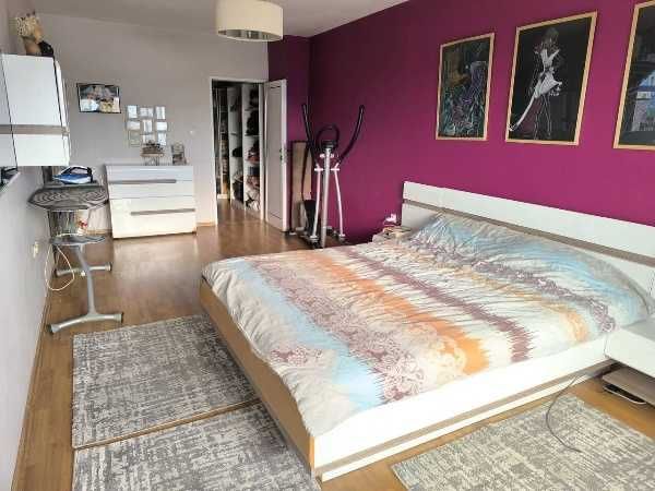 Продава се тристаен апартамент в кв. Лазур, Бургас - снимка 4