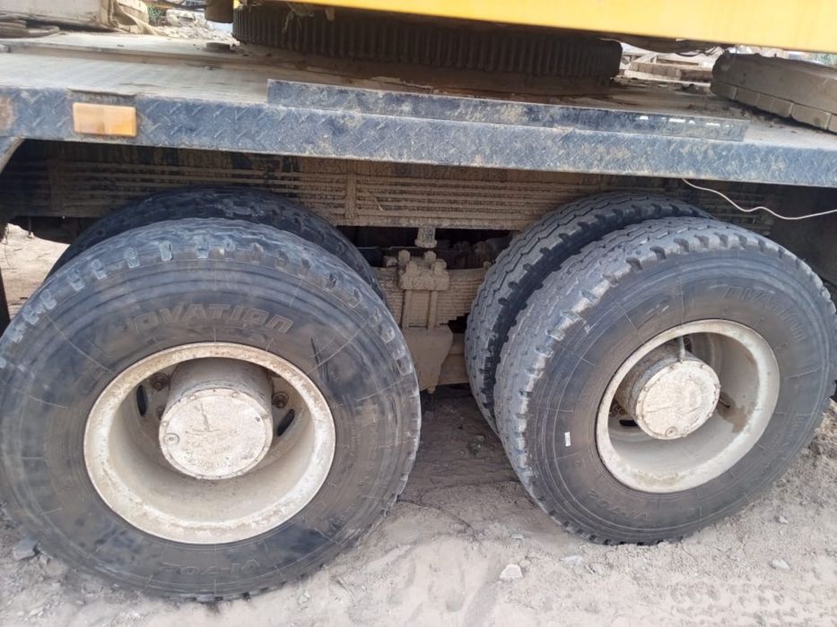 Авто кран xcmg 25