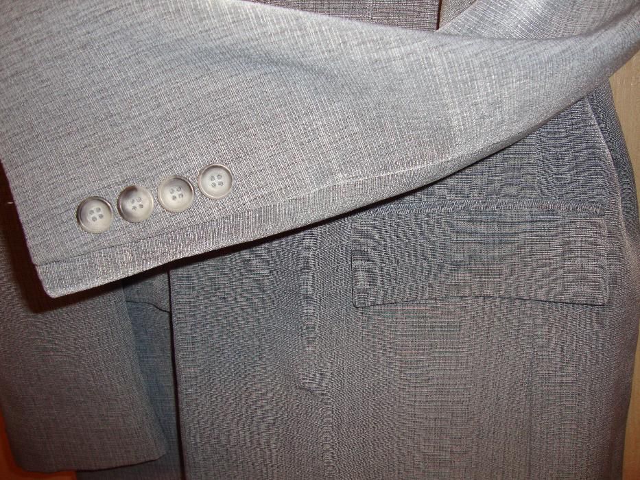 Мъжки сив костюм размер 52