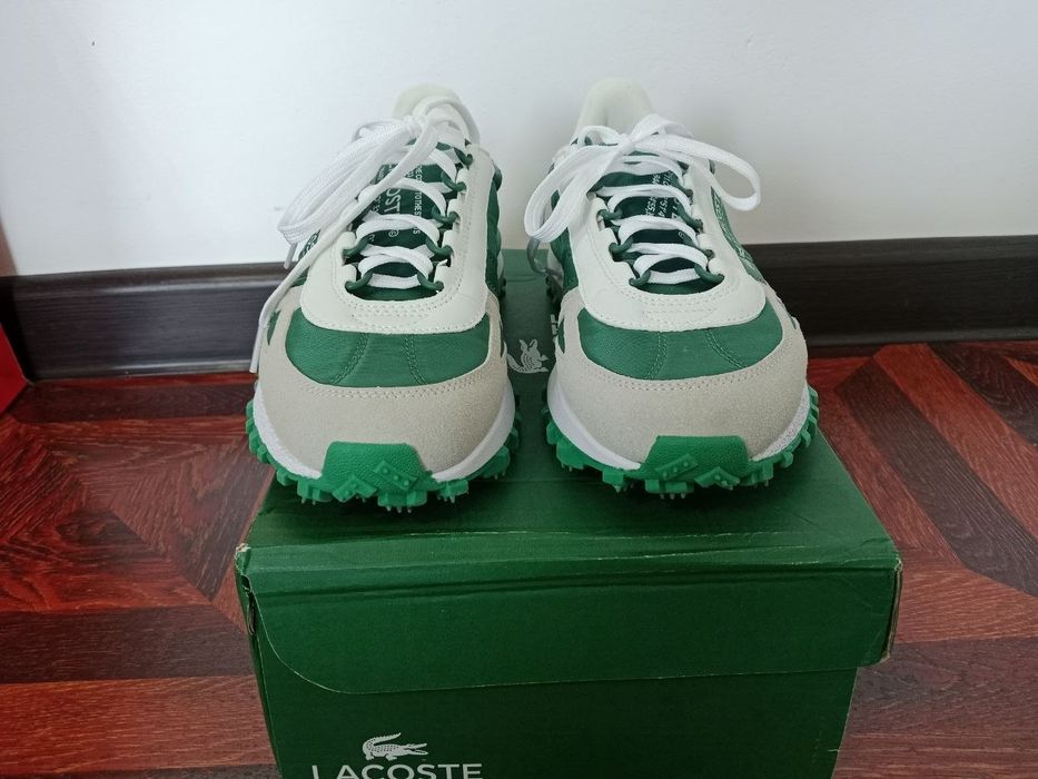 Продам абсолютно новые кроссовки Lacoste