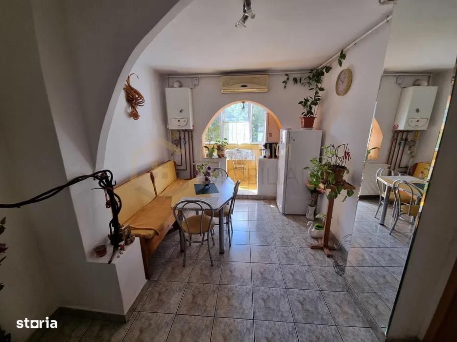 ARADULUI - ETAJ 3 - BLOC IZOLAT - 3 camere - decomandat - centrala pro