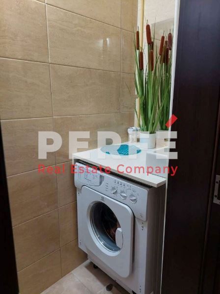 Дава се под наем Тристаен апартамент в Бургас, Лазур - 80 кв.м за 663 € - Снимка #4