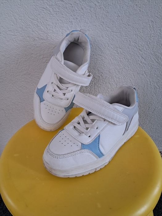 Adidași albi Primark mărime 31 impecabili