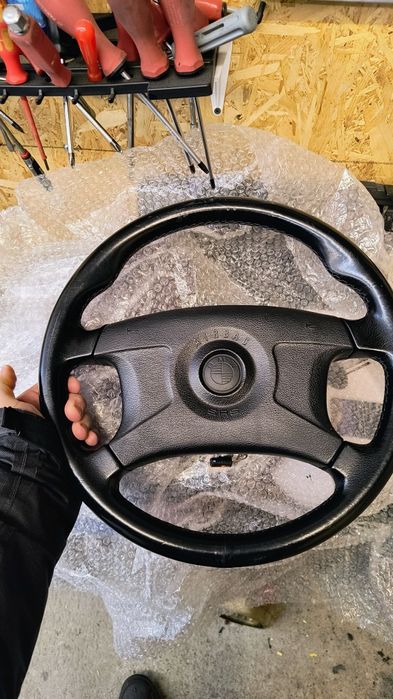 Dezmembrez BMW E34 520i 1995