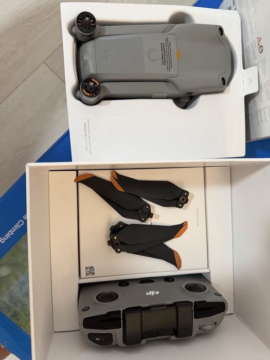 Vand drona DJI AIR 2s noua ,0 minute de folosire