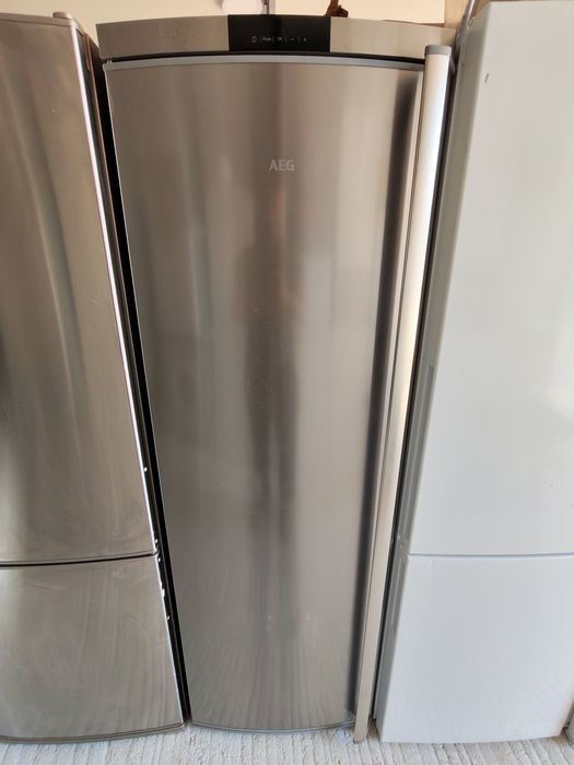 Răcitor/ Frigider AEG 180 cm