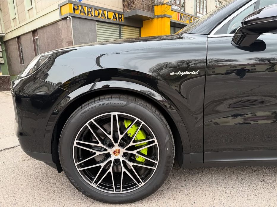 Porsche Cayenne Coupe E-Hybrid