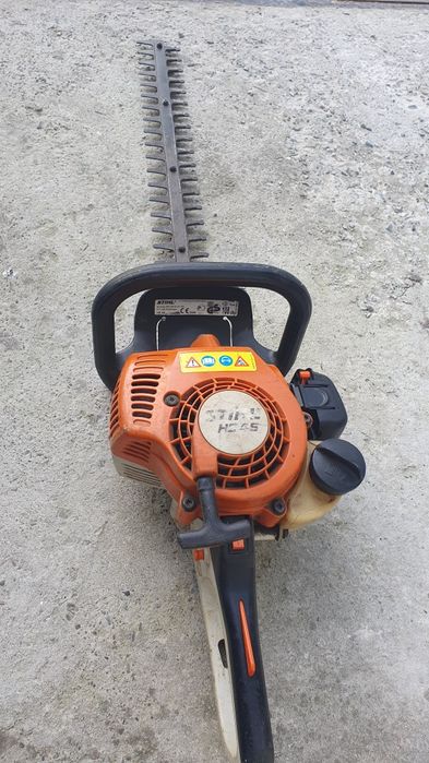 Stihl  hs 45  foarfeca a tuns gard viu