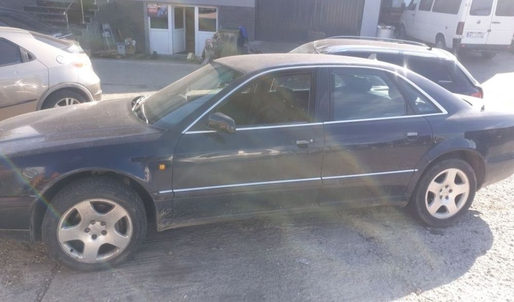 Dezmembrez Audi A 8 2.5 tdi