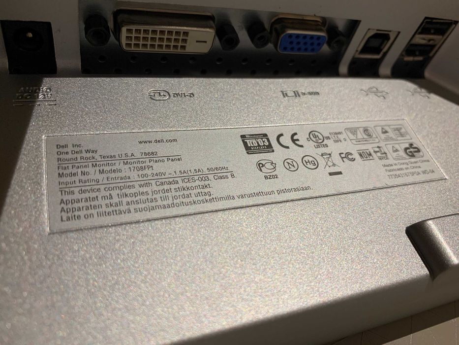 UltraSharp Монитор Dell 17 inches