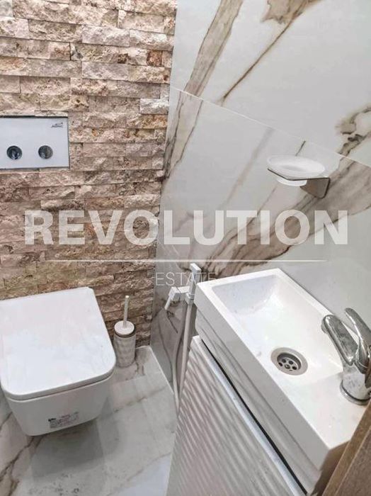 Дава се под наем Тристаен апартамент в Варна, Бриз - 120 кв.м за 900 € - Снимка #6