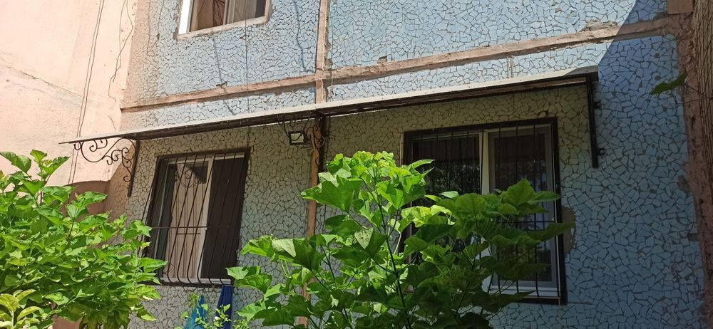 Продаётся готовый навес. Защита от солнца, дождя.