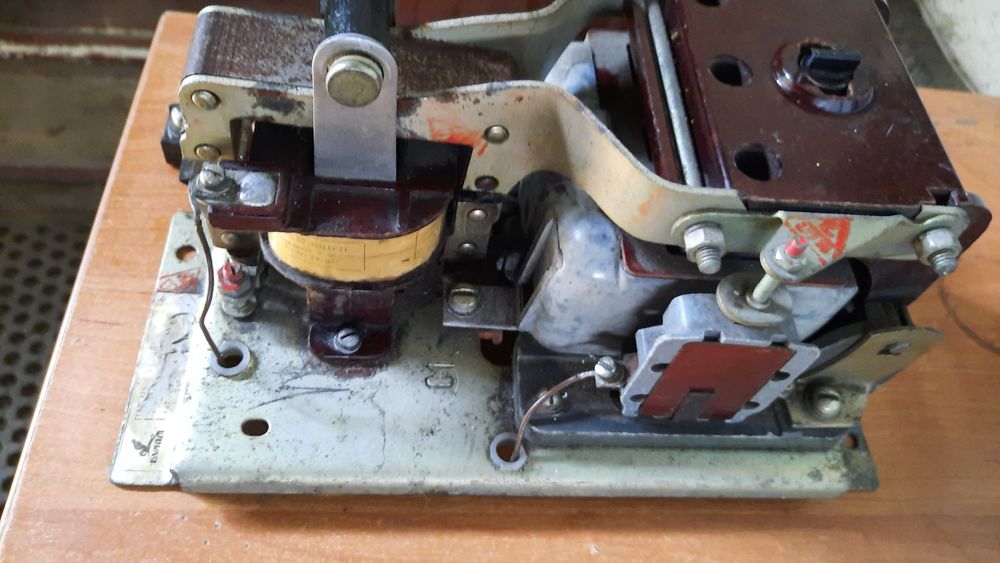 Продаю пускатель магнитный марки ПАЕ