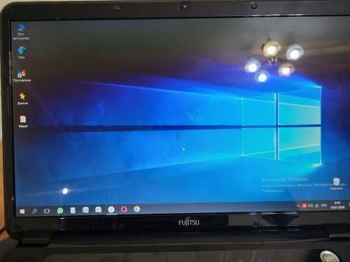 Ноутбук FUJITSU NH 570 диагональ 18,1 дюймов большой экран, Германия