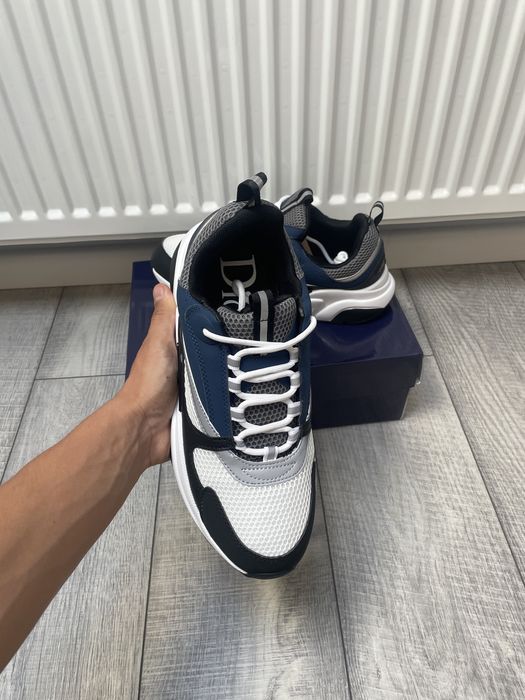 Dior B22