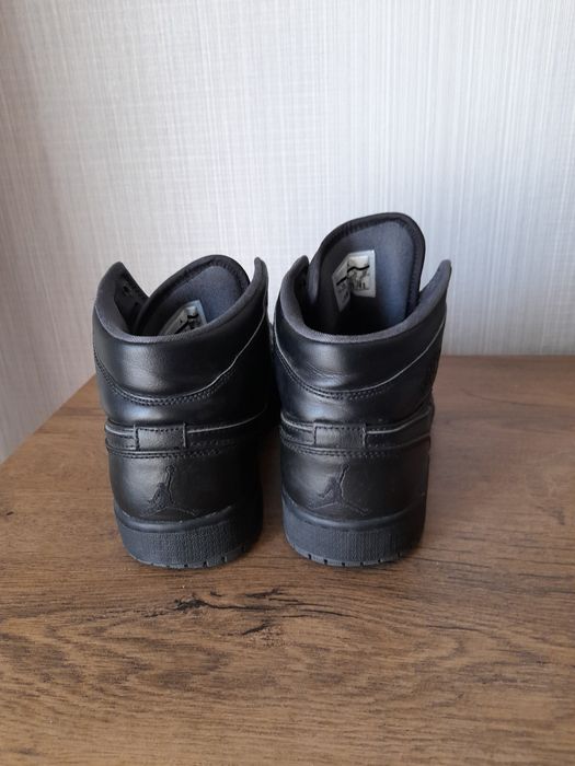 Jordan 1 Retro кецове 44 номер.