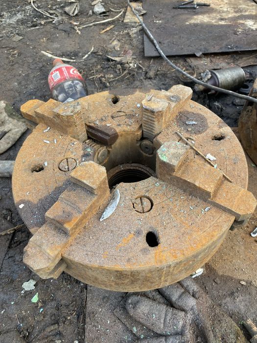 Патрон для токорного стонка