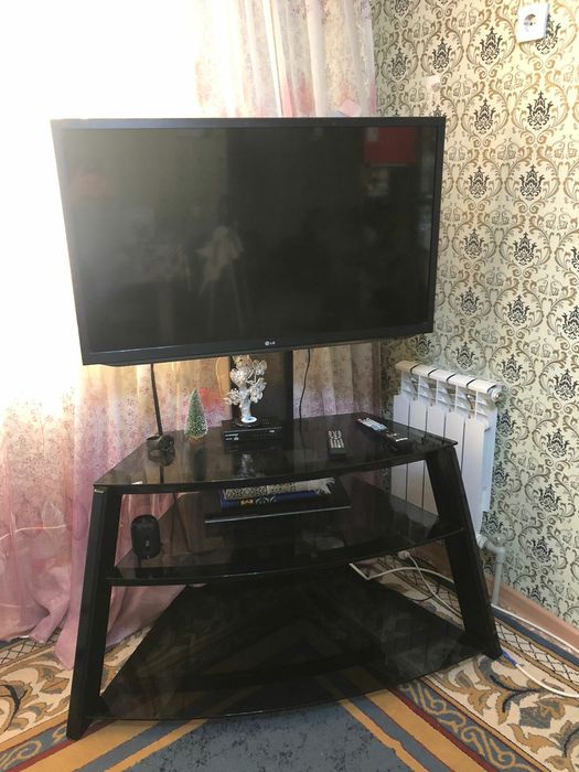 Подставка и телевизор сатылады срочно
