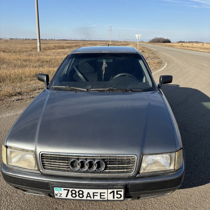 Машина ауди 80 б4