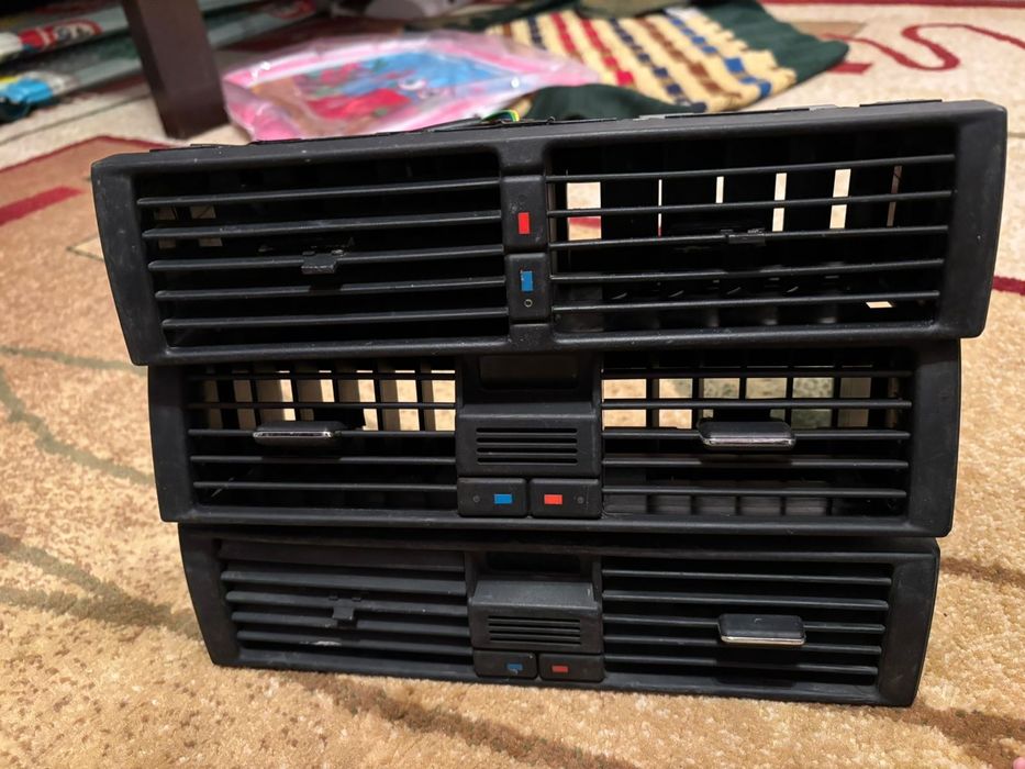 Продам Центральный дефлектор мерседес w140 провозной