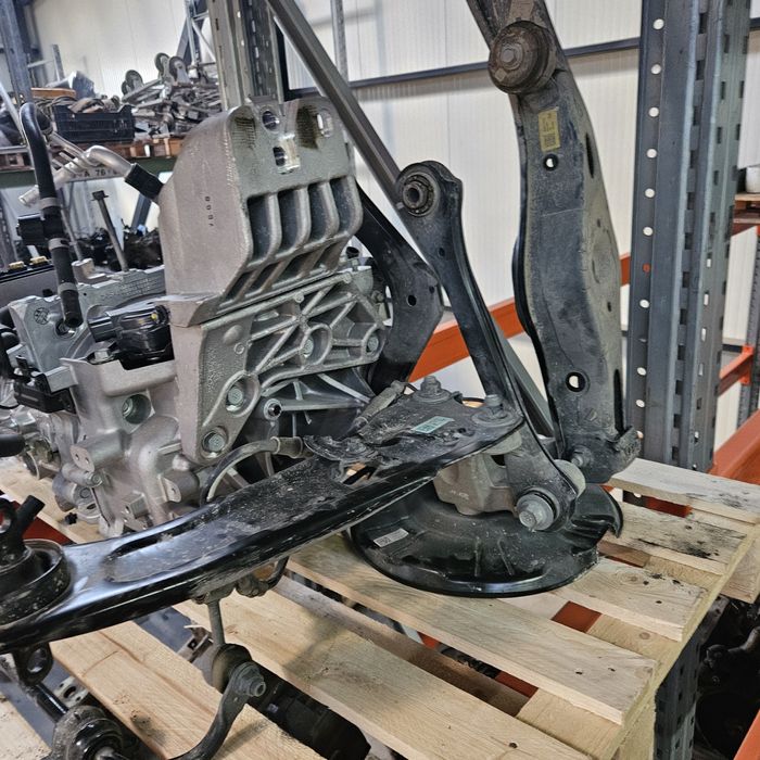 Хюндай кона 2022г ел двигател окачване