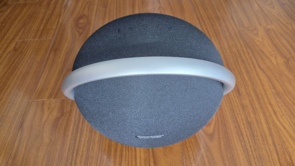 Harman Kardon Onyx Studio 8
