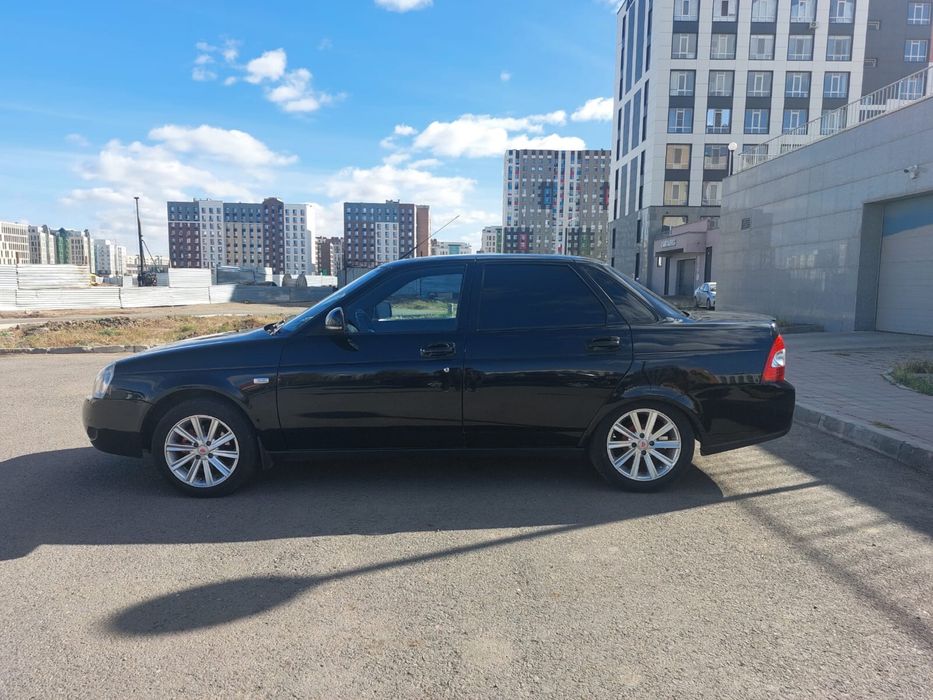 Продам Приору в хорошем состоянии.