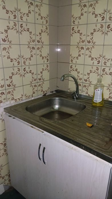 Kvartira student ishlidiganlaga.