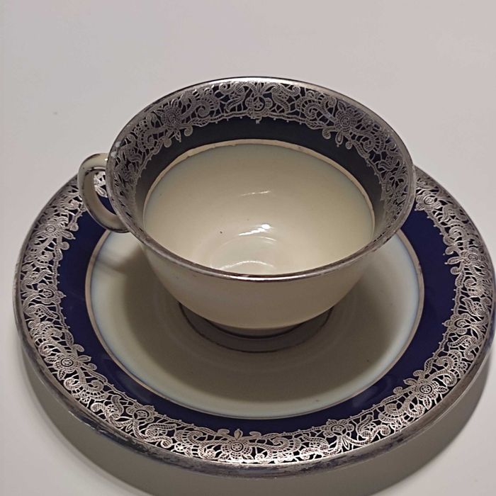 Антикварен Порцеланов Сервиз