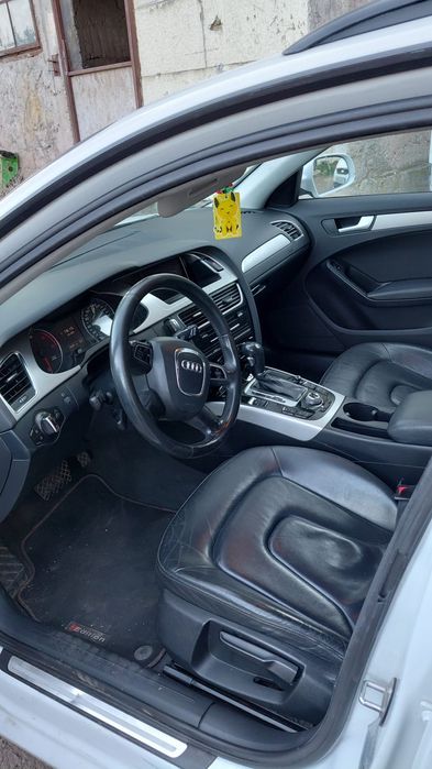 Vand sau schimb audi a 4 b8 2012 2,0 l cutie automara  pana in 27 ,07 ,2026