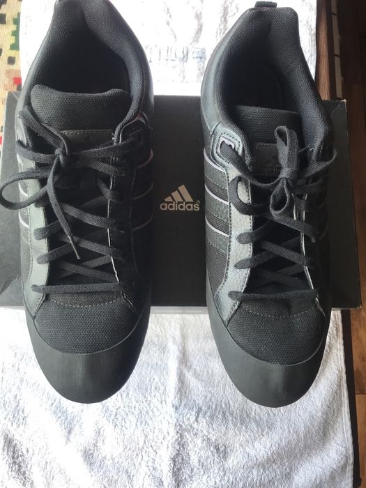 Продам кроссовки  аdidas