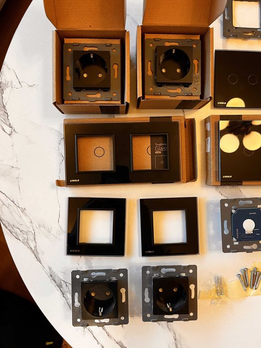 Lot intrerupatoare tactile (touch) si prize Livolo, sticla securizata