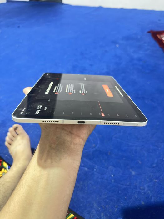 ipad 11pro m1  holari yaxshi