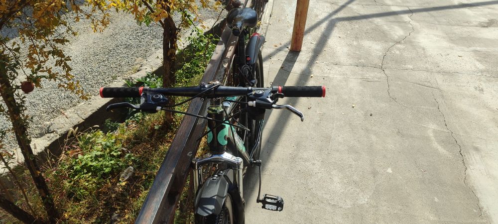 Зўр ҳолатдаги скоростной велосипед