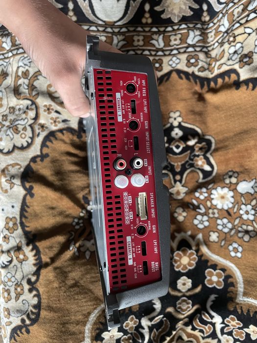 Sabufer va Pioneer usilitel