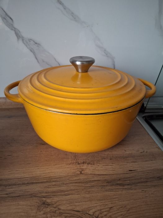 Чугунный казан для приготовления пищи