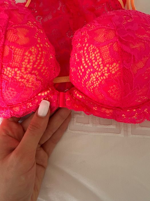 Сутиен Victoria’s Secret push-up “bralette”