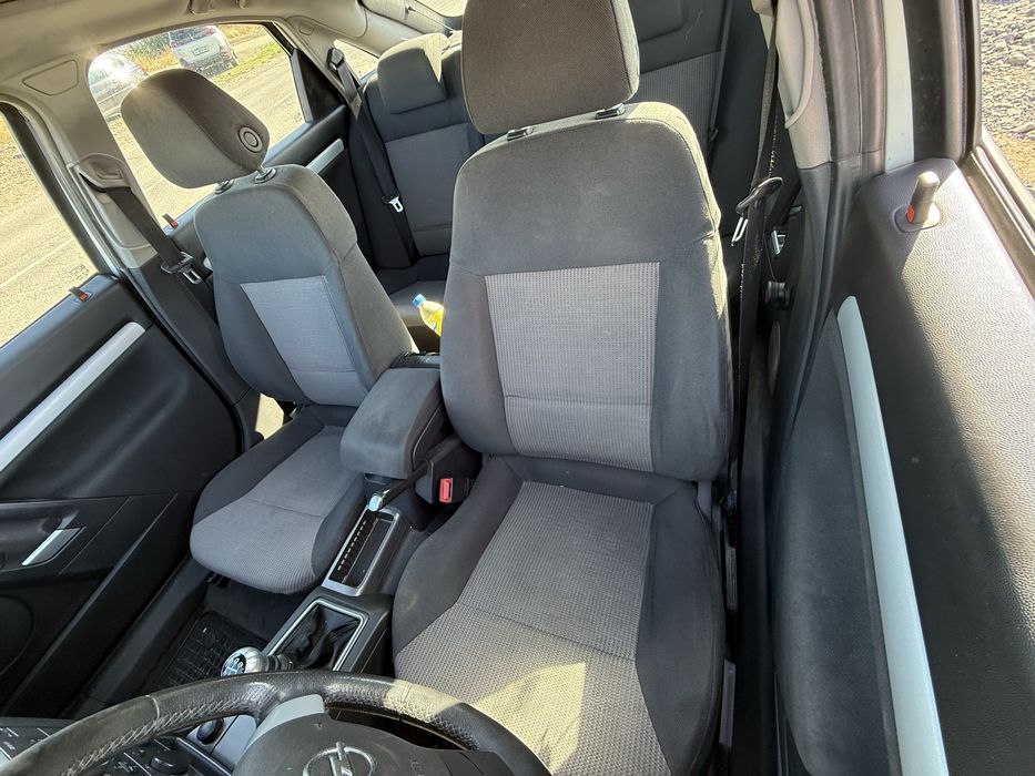 Opel Astra 2.2 2005 г Z16XEP двигател  на части