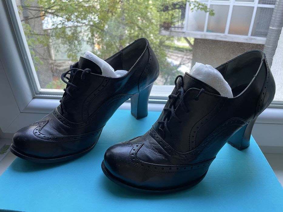 Дсмски обувки - естествена кожа