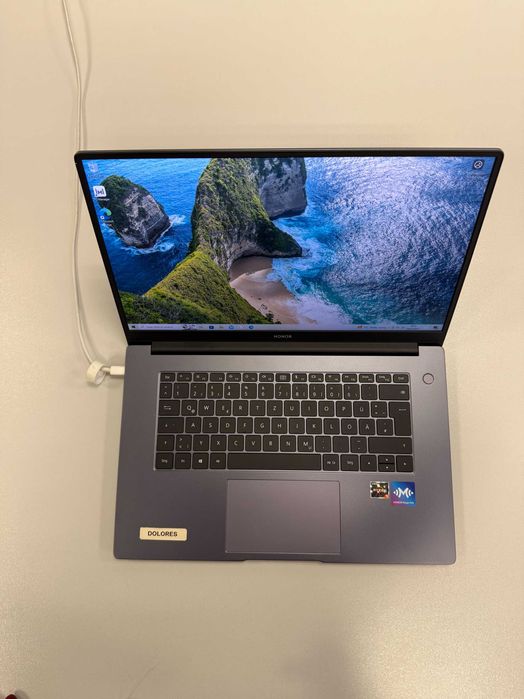 Honor MagicBook 15 – AMD Ryzen 5, 8GB RAM, 256GB SSD–Отлично състояние