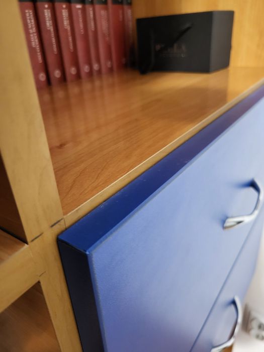 Bibliotecă  cu multe rafturi + birou, cameră de tineret, de studiu