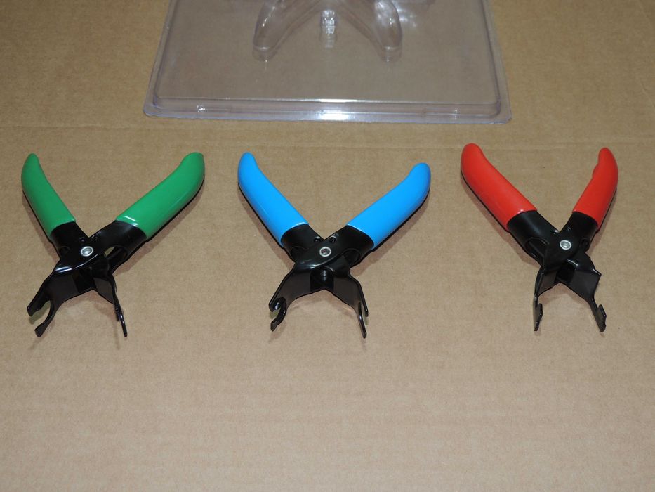 1 бр. гума BRIDGESTONE B-250 165/65 R15 81T.   Клещи за горивна тръба