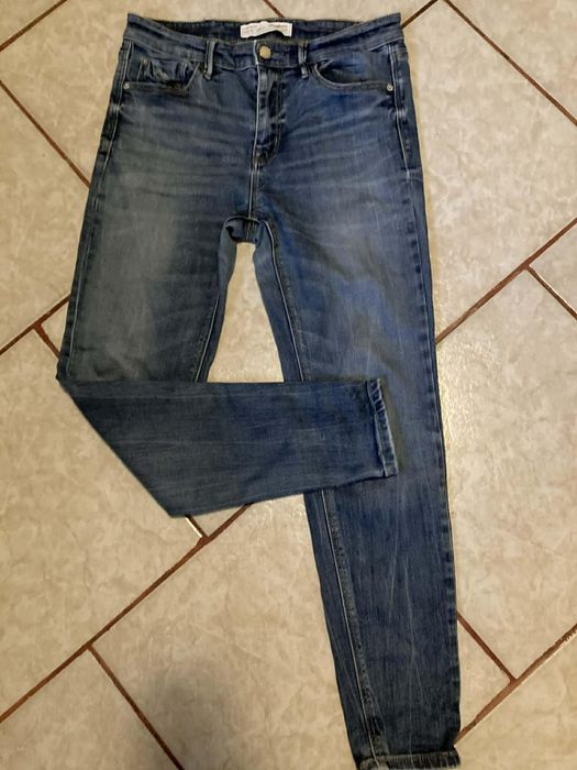 Blugi mărimea 38